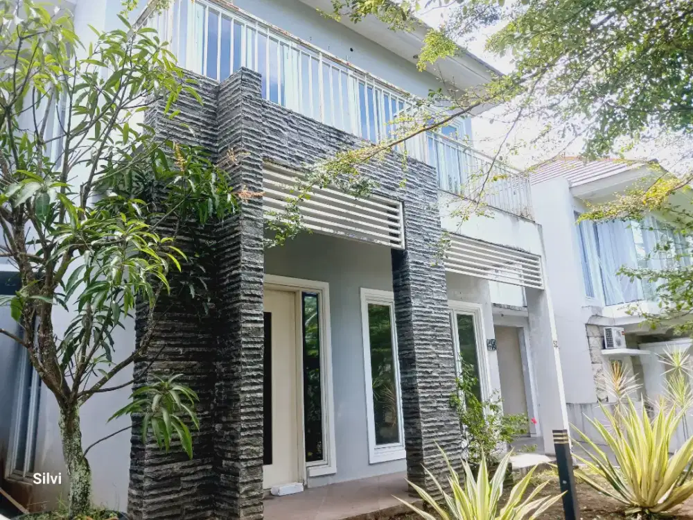 Disewakan rumah 2lt di CitraLand Manado