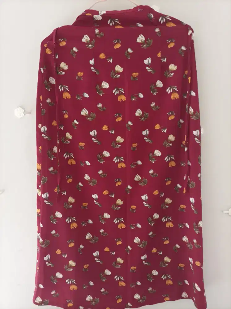 Rok wanita , panjang dibawah lutut