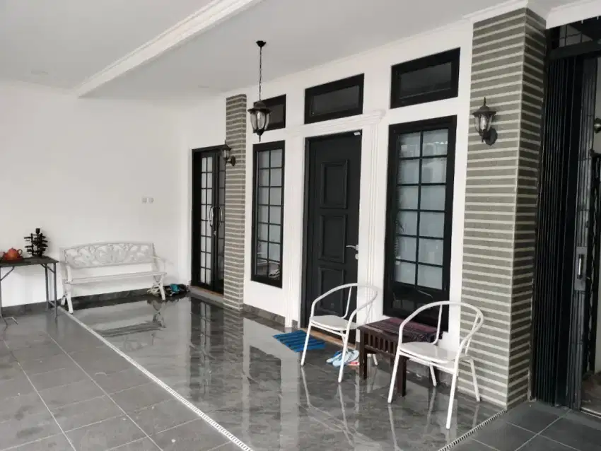 JUAL CEPAT RUMAH CANTIK JOHAR BARU, GARASI 4 MOBIL