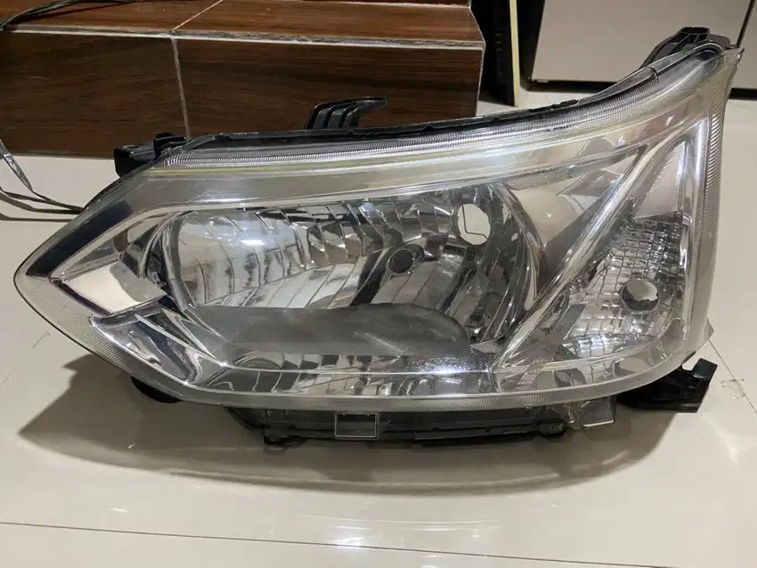 Headlamp avanza 2016