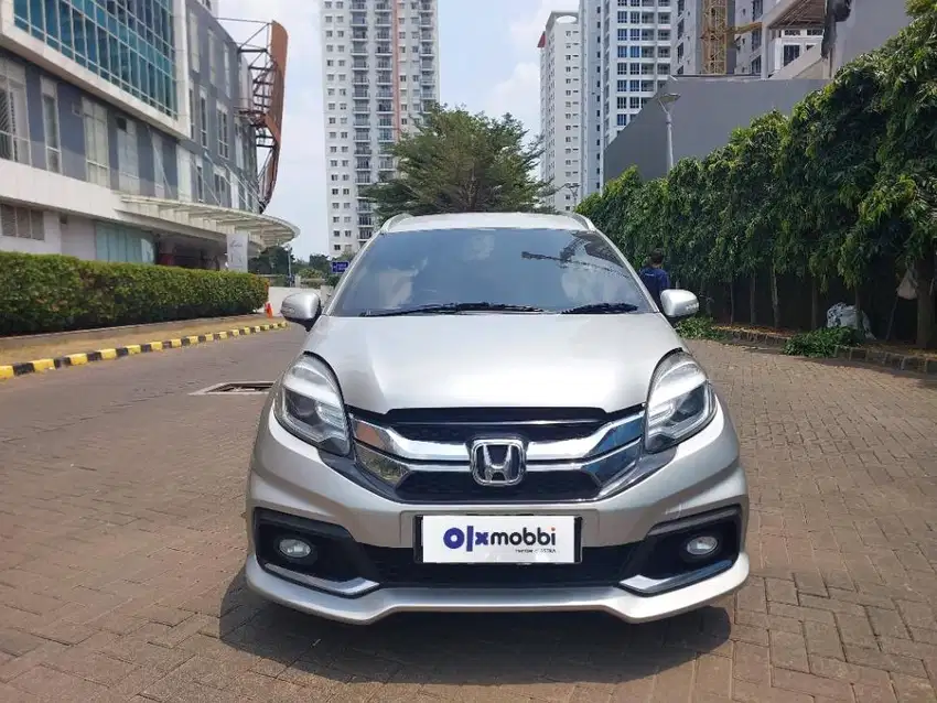 TDP Rendah Honda Mobilio 1.5 RS Bensin-MT 2016 Abu-Abu CJBAB