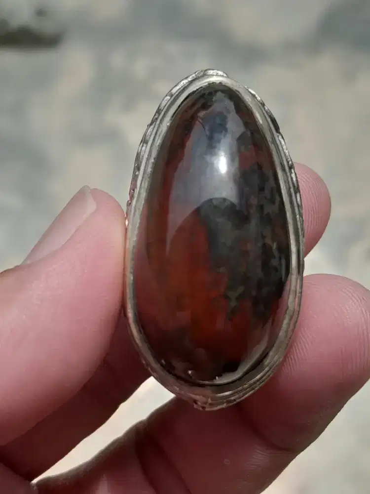 Batu akik badar besi merah