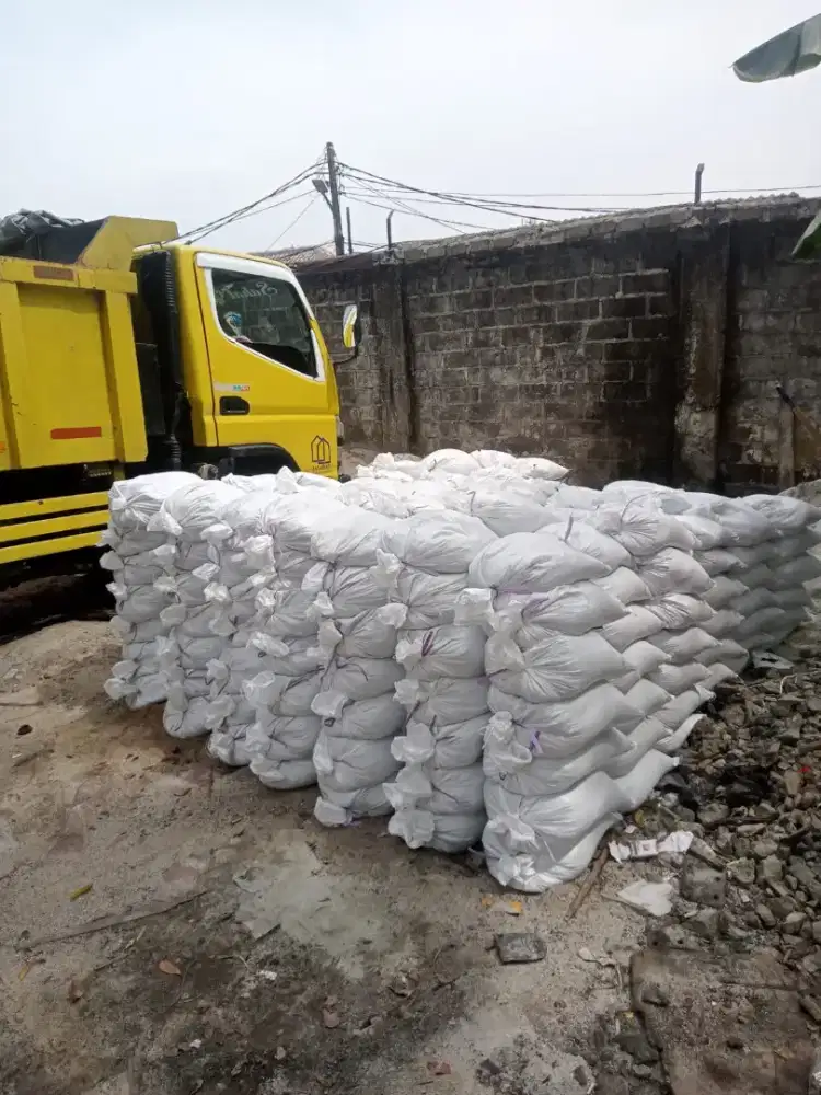 Pasir Bangka putih kasar/ halus (karungan)