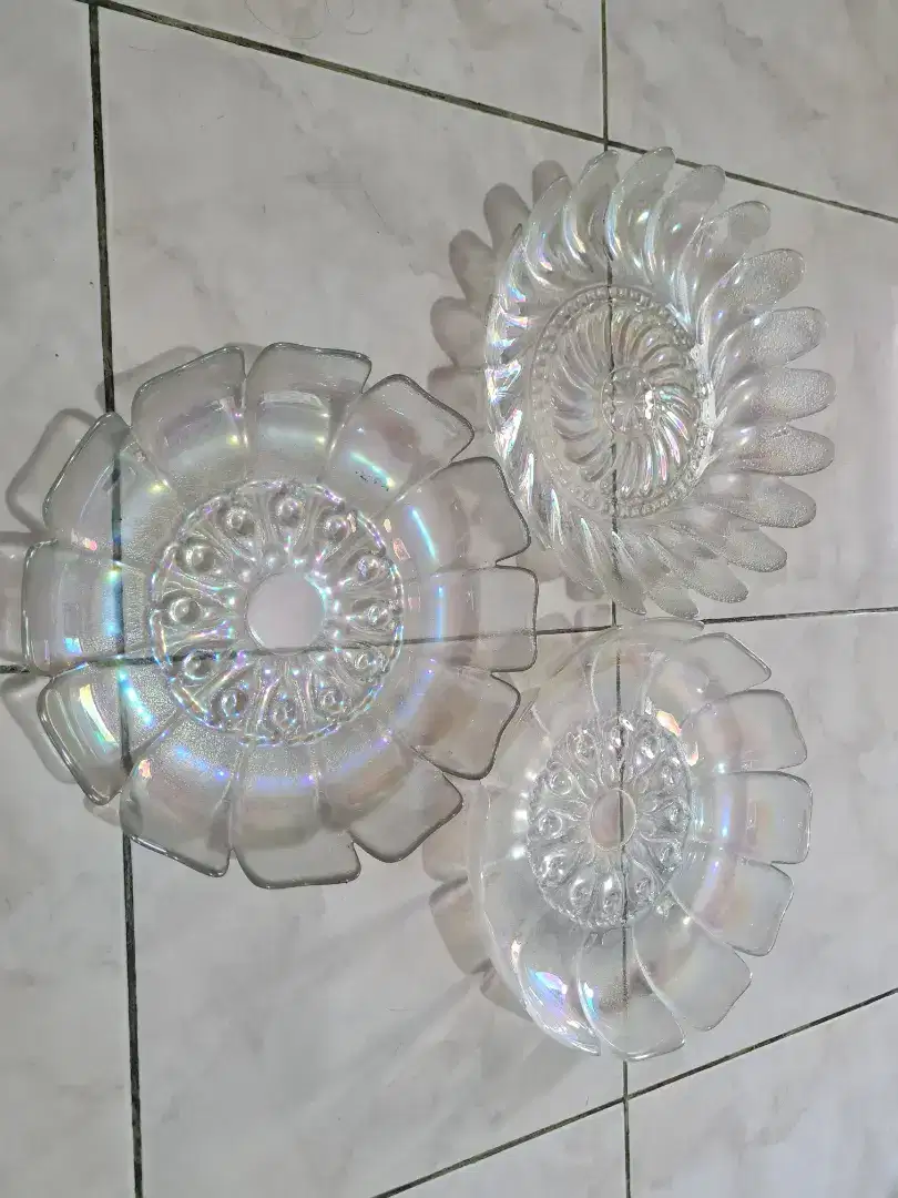 Set Piring Saji