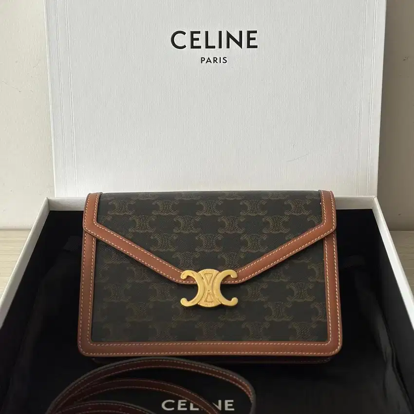 Celine Triomphe Envelope ORIGINAL 100%