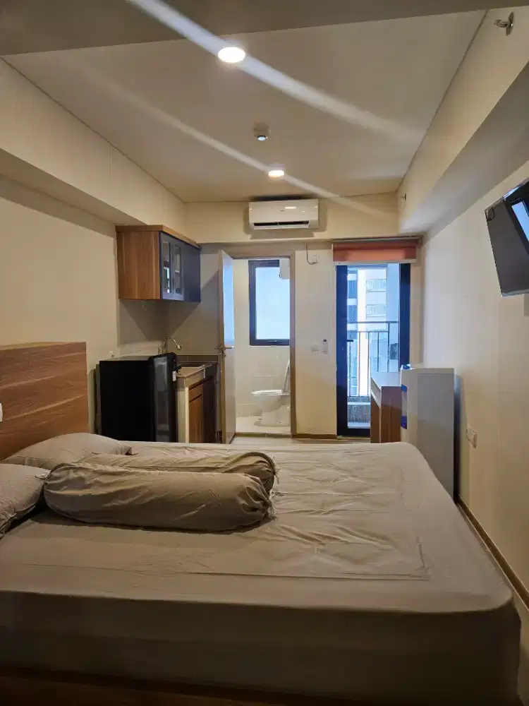 Sewa apartemen meikarta tower overton studio