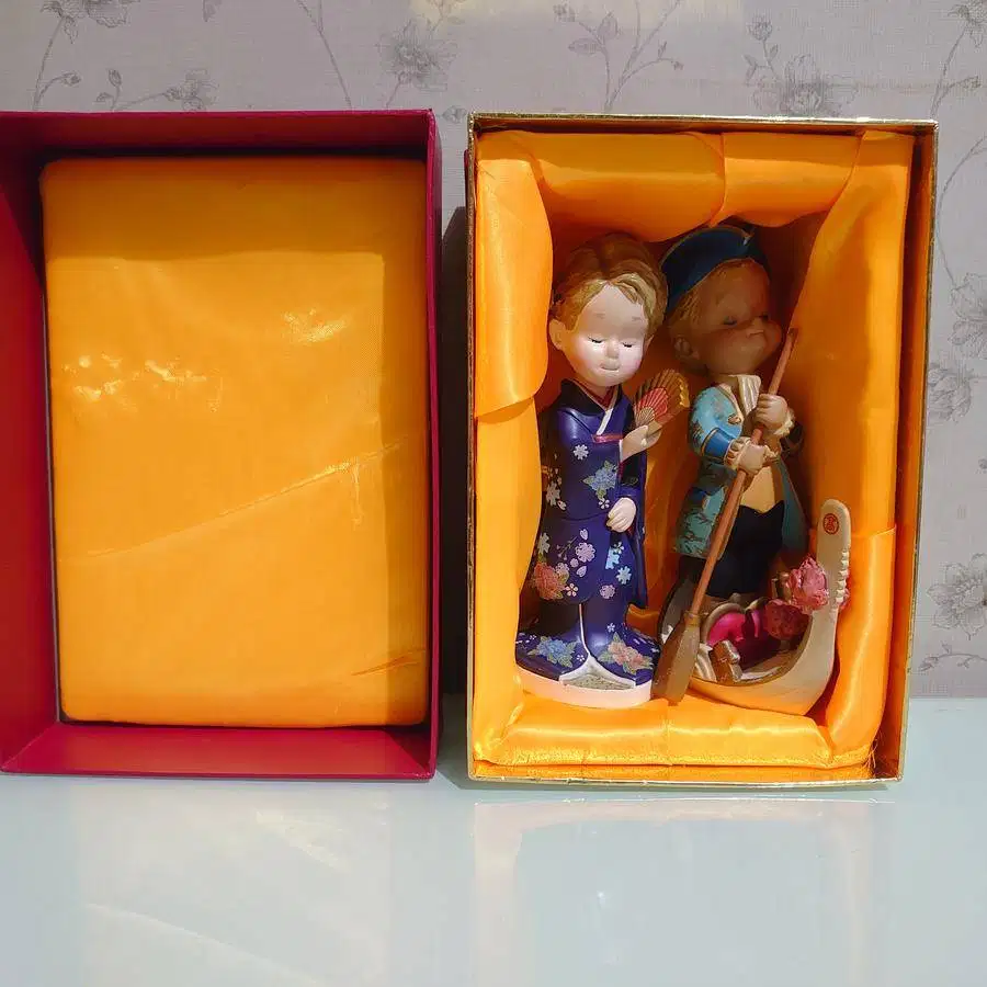 takashiyama ceramic doll collector item