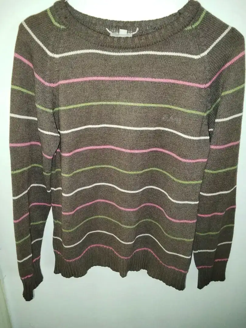 Sweater rajut adem