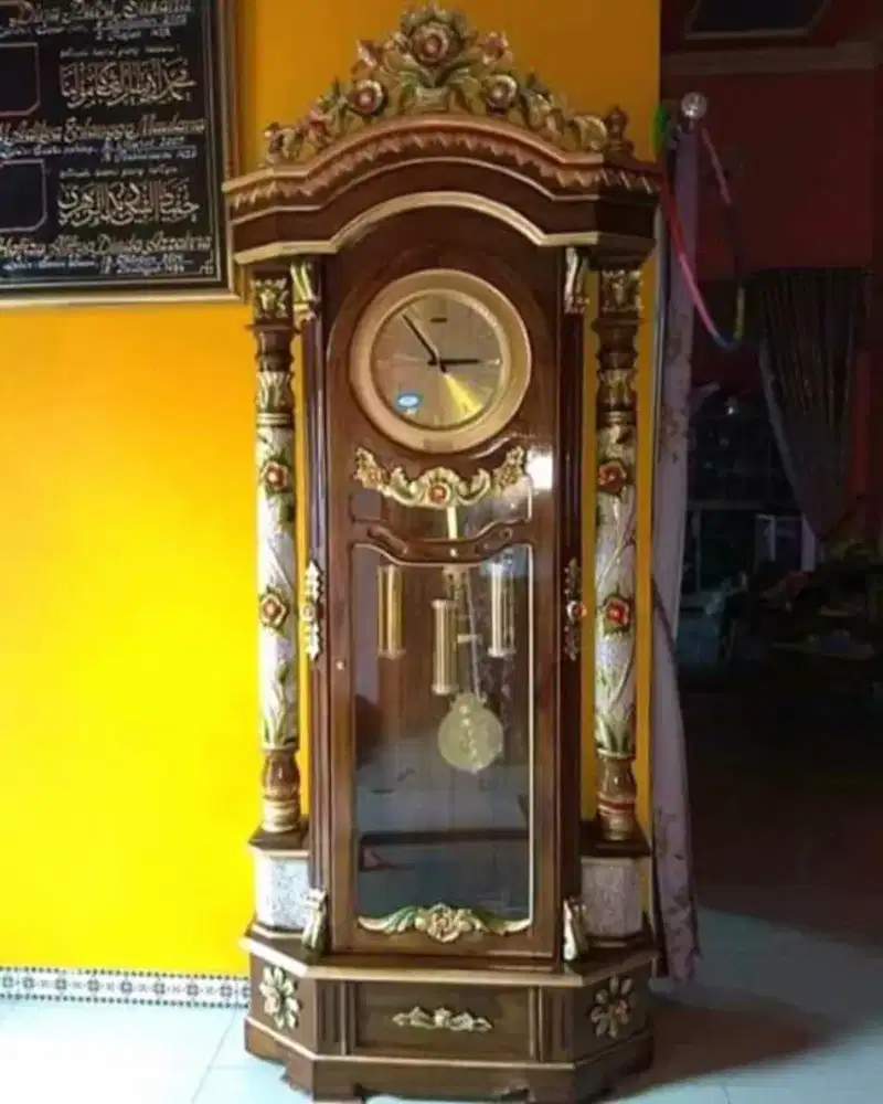 Almari jam mawar almari pojok berbahan kayu jati ukiran jepara