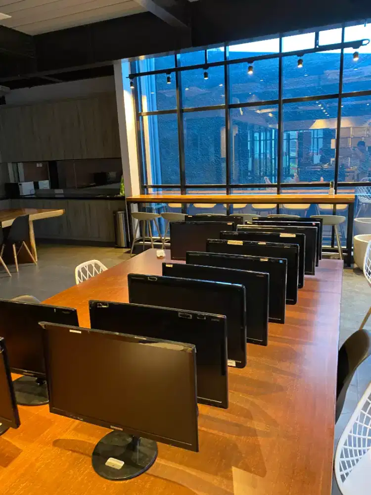 TERIMA JUAL/BELI KOMPUTER BEKAS,SATUAN,LELANGAN,DAN BORONGAN EX KANTOR