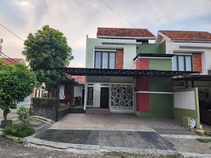 DIJUAL CEPAT RUMAH HOOK SEMI FURNISH (DEKAT PINTU TOL) NEGO