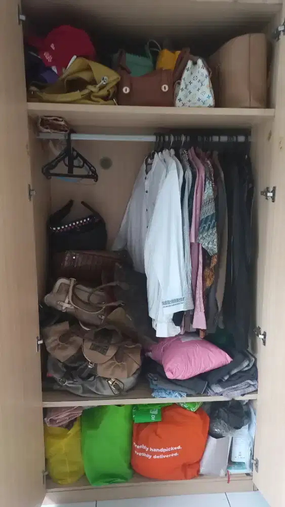 Lemari kayu pakaian Merk INFORMA