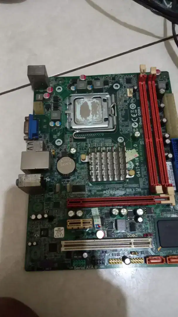 Mobo ecs g41 ddr3 prosesor Intel quadcore q8400