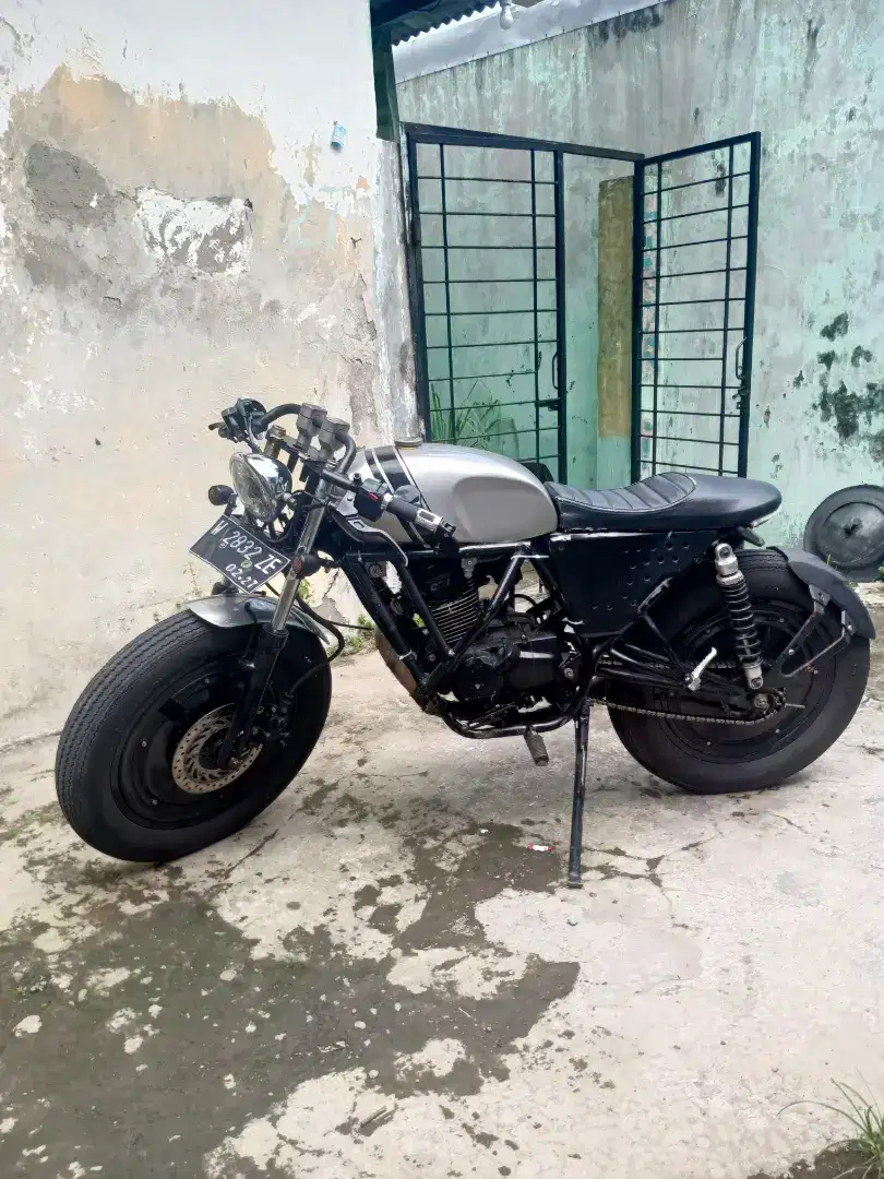 Motor Custome Basic GL Max 125