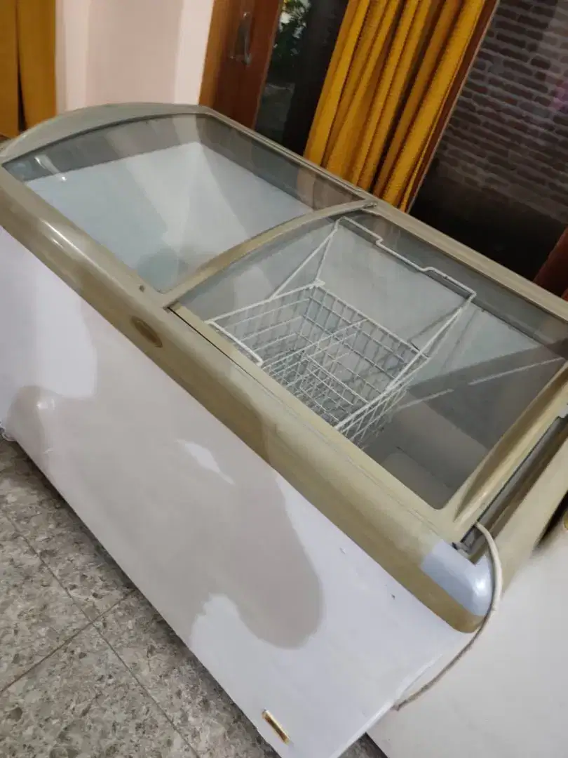 Freezer box Sleding kaca 350ltr