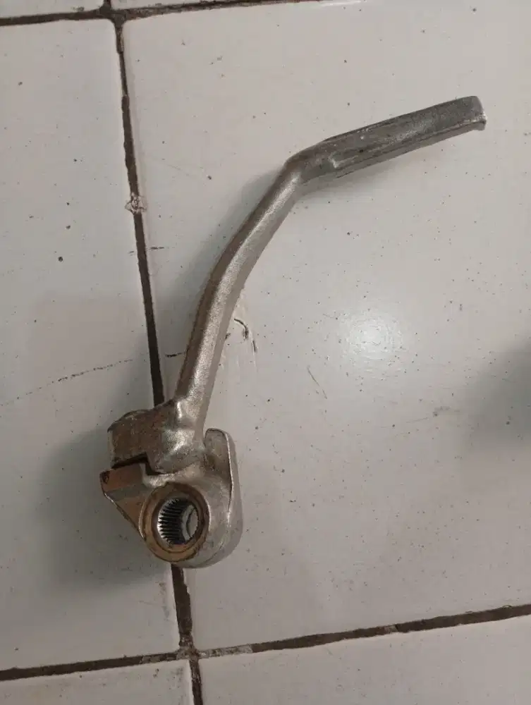 Kick stater/selahan vixion old ori