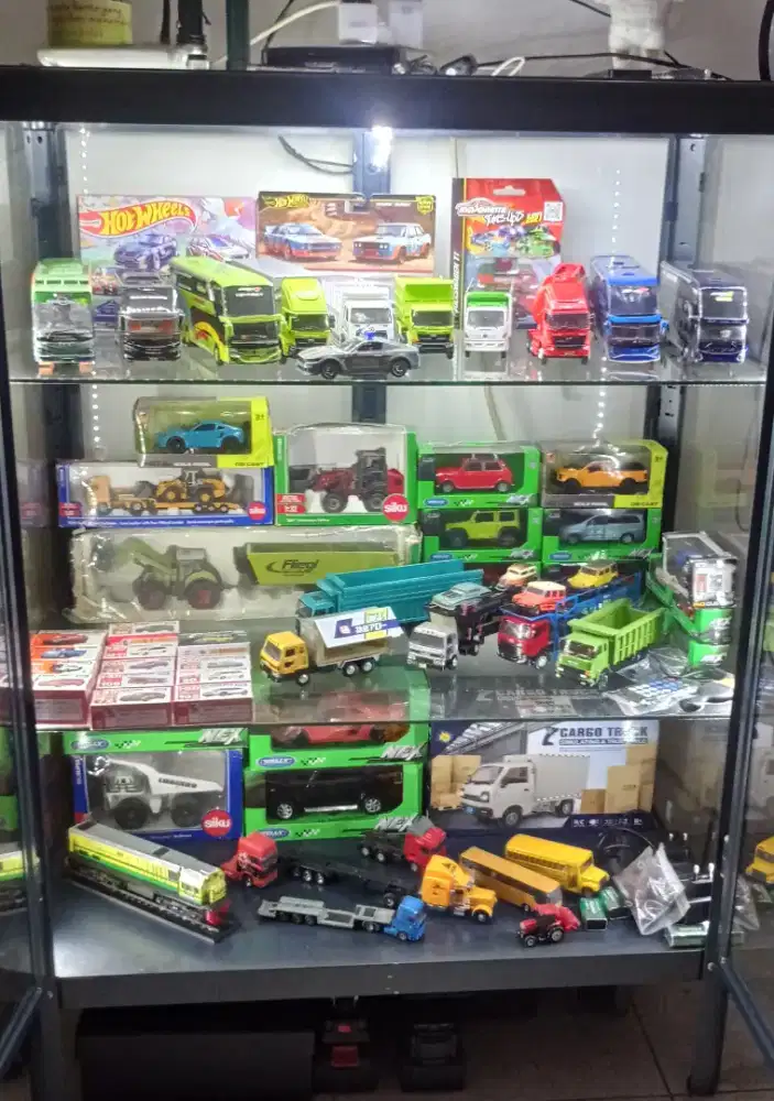 DIJUAL KOLEKSI PRIBADI DIECAST