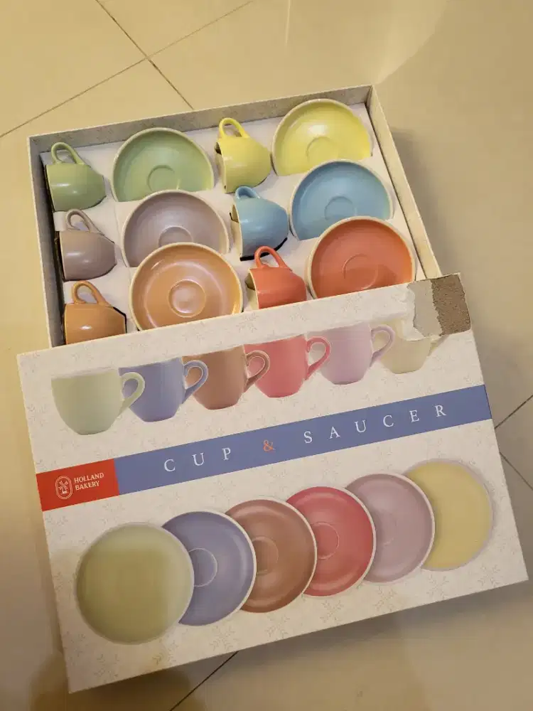 Satu set piring dan gelas 6 set Holand Bakery (ini BARU), barang lain