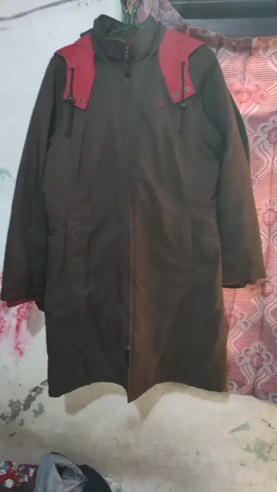 Jaket Parasut Brand Nike Tebel Thrifting