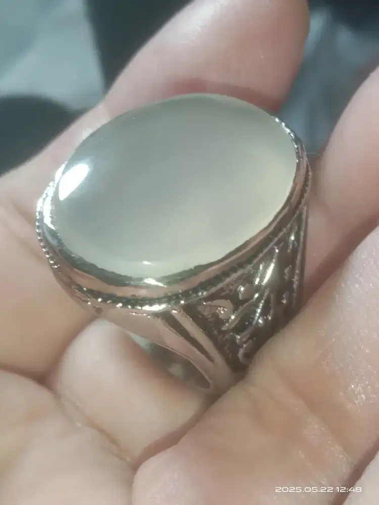 Batu Anggur Kura mpo Ina