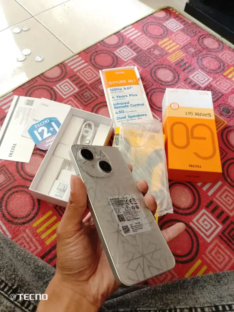 Tecno spark go 1 4/64gb titanium gold like new