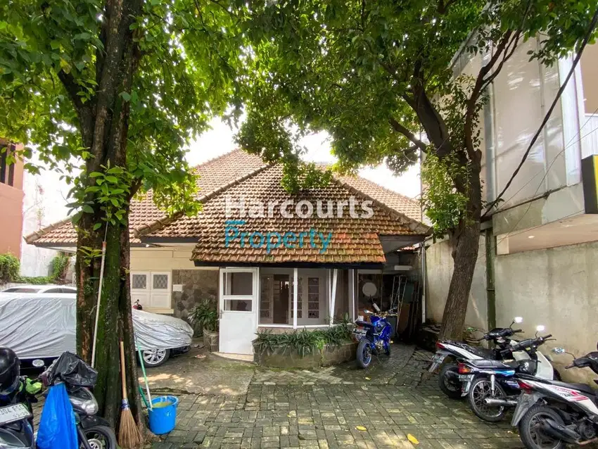 Dijual Rumah Lama Hitung Tanah Lokasi Strategis Area Hang Tuah