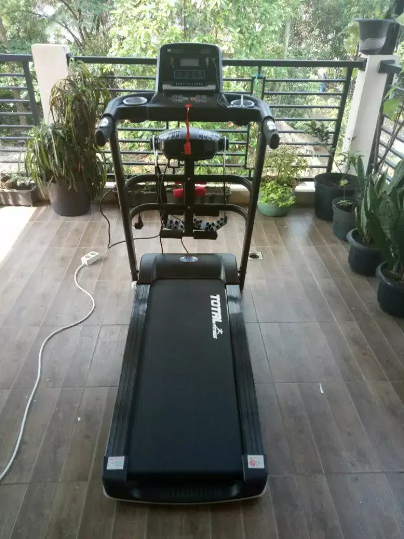Treadmill elektrik tipe 607