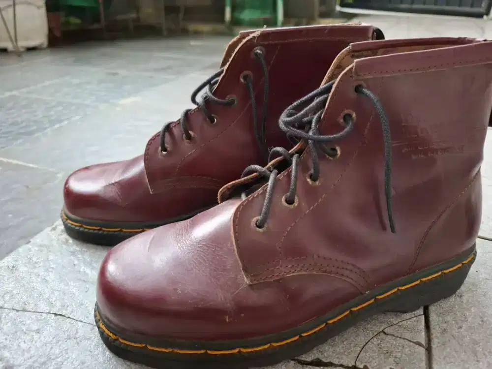Sepatu Maroon dr martin air wair (preloved)