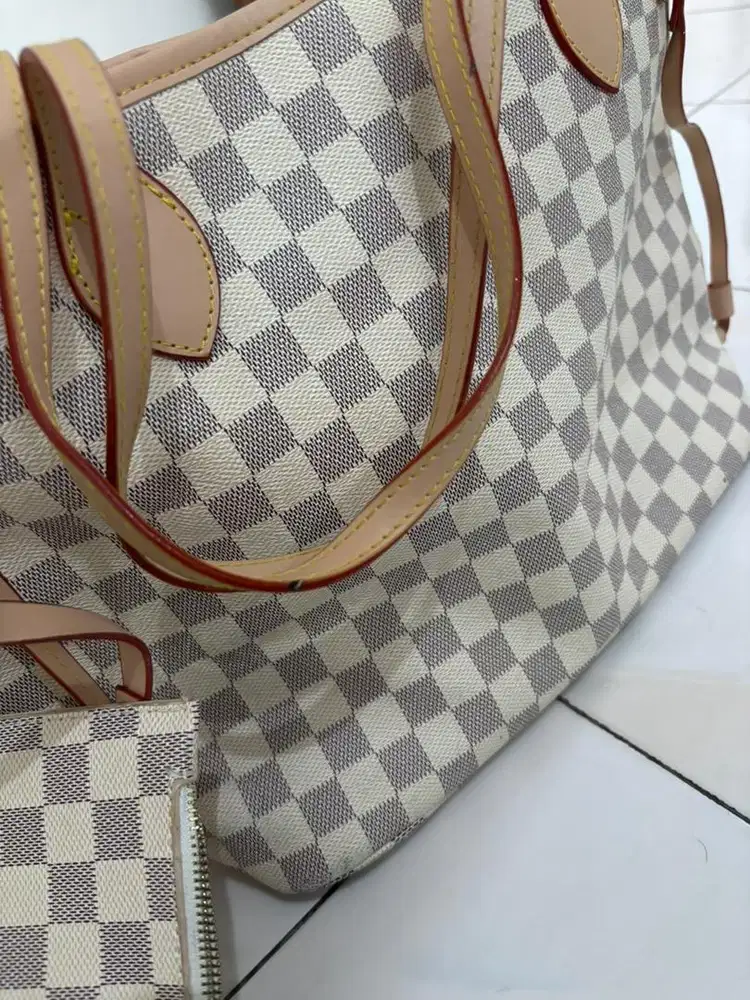 Tas Wanita Bekas - Motif Kotak Elegan