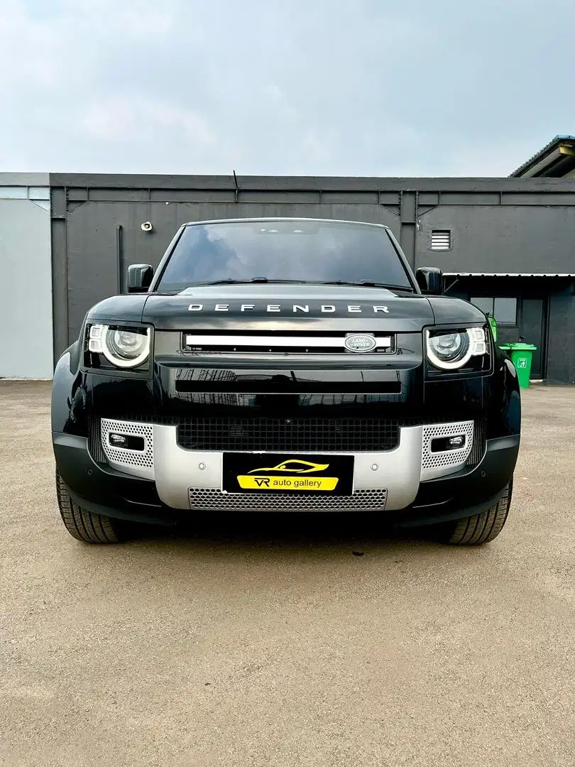 LandRover Defender P400 nik 2023