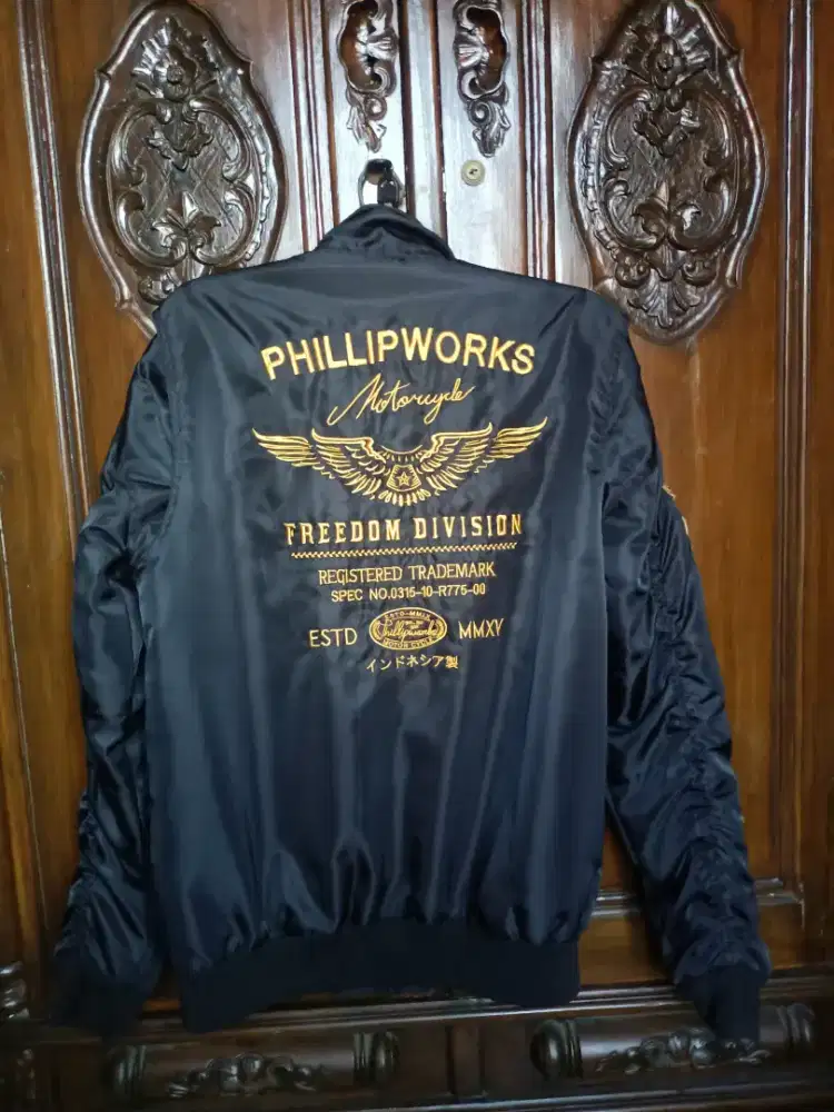 Jaket motor phillip works maverick size L hitam