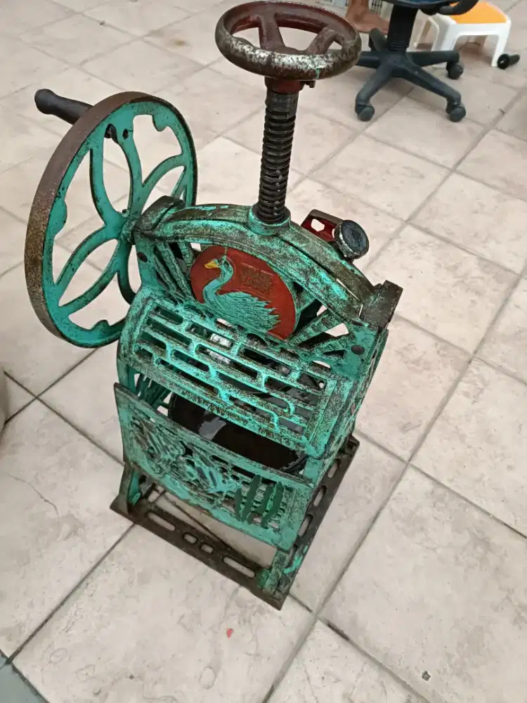 Mesin es serut manual