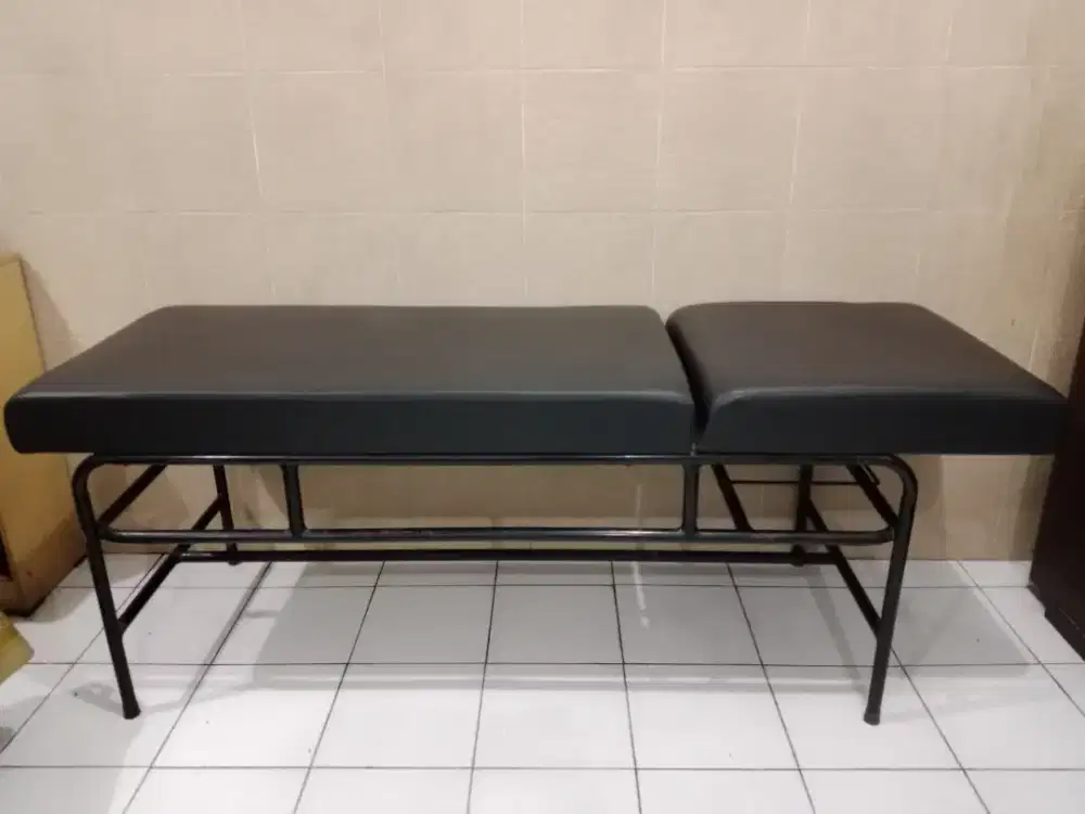 (JUAL CEPAT) Ranjang / Bed Facial / Meja Periksa Kesehatan