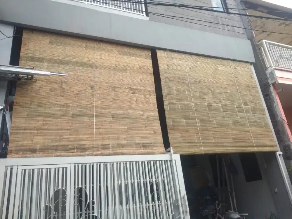 TIRAI BAMBU TIRAI KAYU SURABAYA: 
Disini menerima pemesanan
 tirai