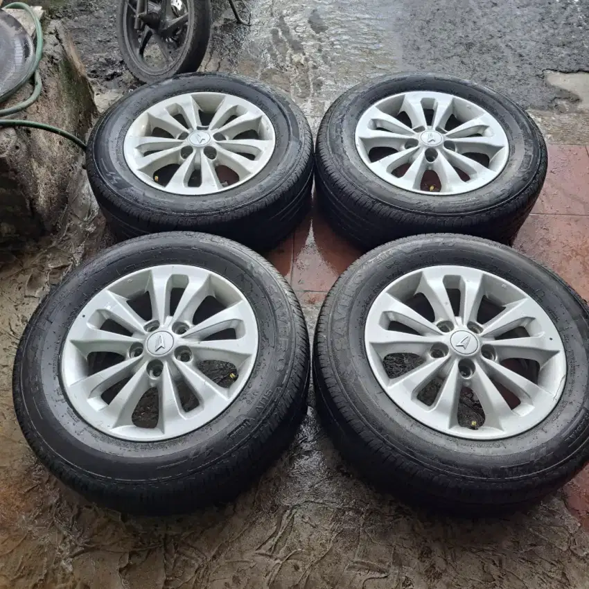 Velg dan ban ring 16 oem terios bisa tt