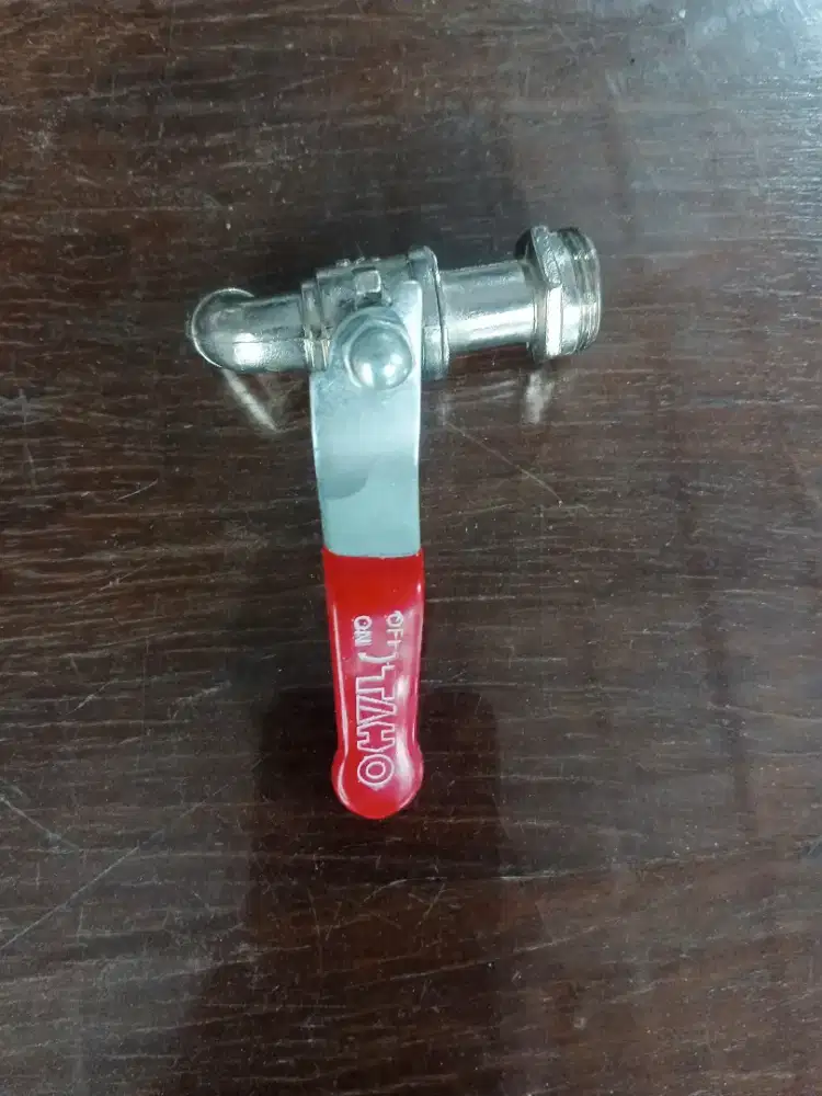 Kran air tembok ukuran 1/2