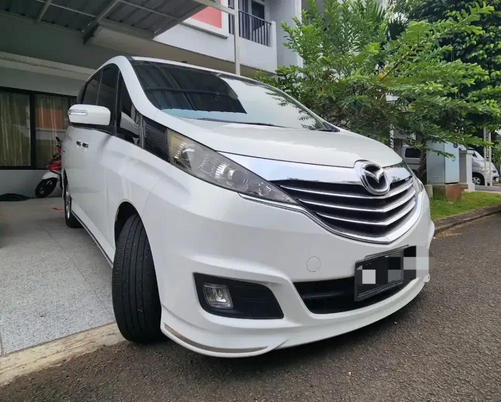 Mazda Biante 2015/2016 Putih
