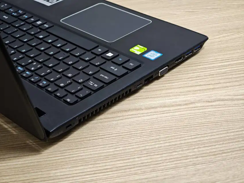 Laptop Bekas Gaming Ringan Acer Aspire E5 Dual VGA Core I5 Gen 7 DDR4
