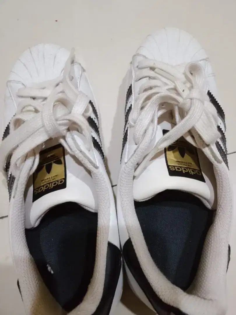Sepatu Adidas Superstar size 37