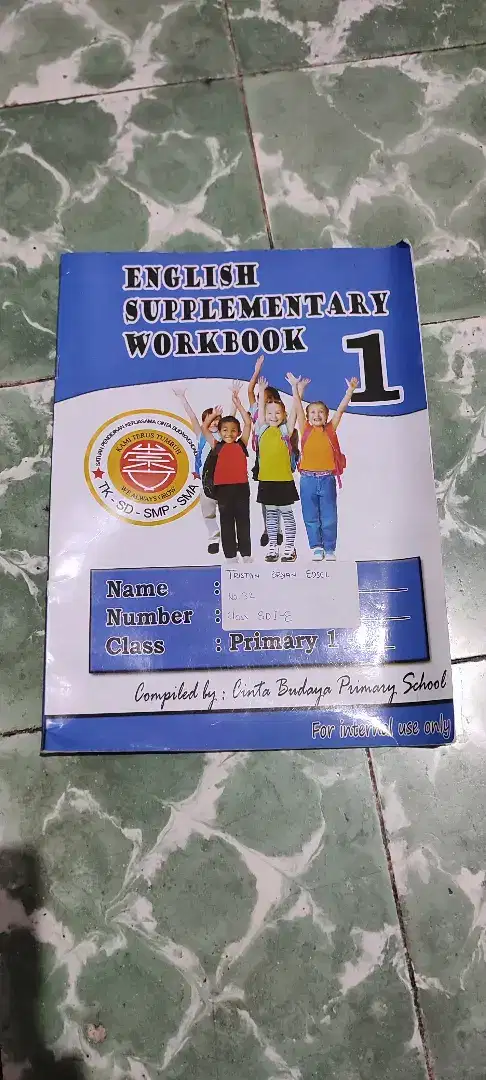 buku English supplementary workbook KELAS 1SD