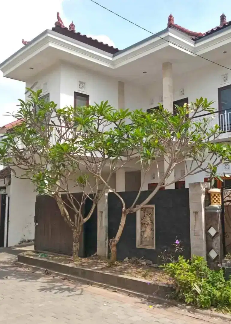 Rumah halaman luas 2lt 183m2 taman griya jimbaran garasi 2mobil jl6mtr