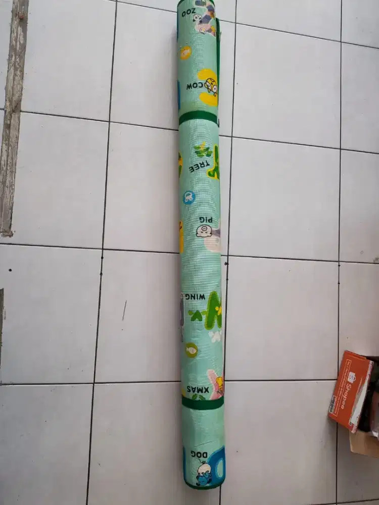 Karpet besar motif anak