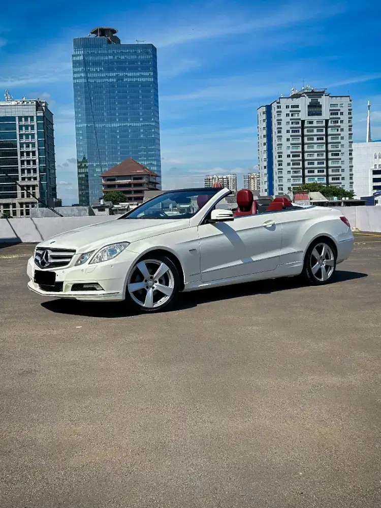 Mercedes Benz E250 Cabriolet 2010 / Low Odo / Full Spec / Like NEW