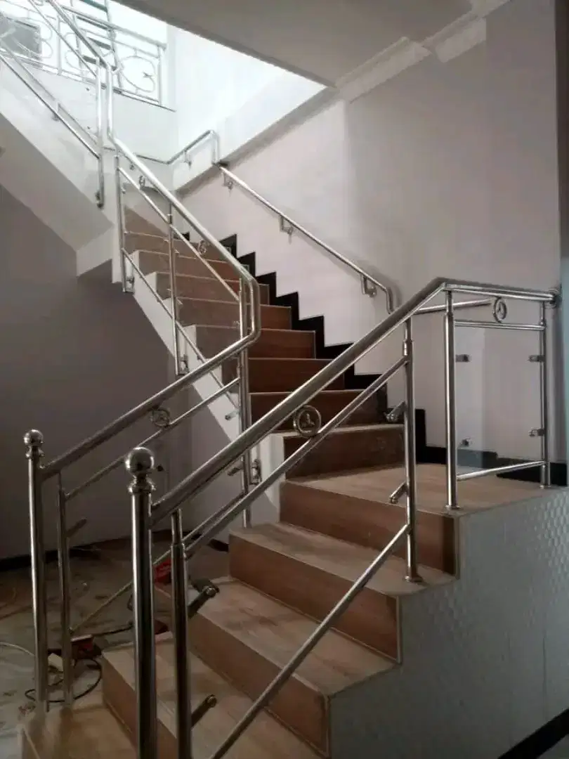 Pagar Balkon Tangga Stainless
