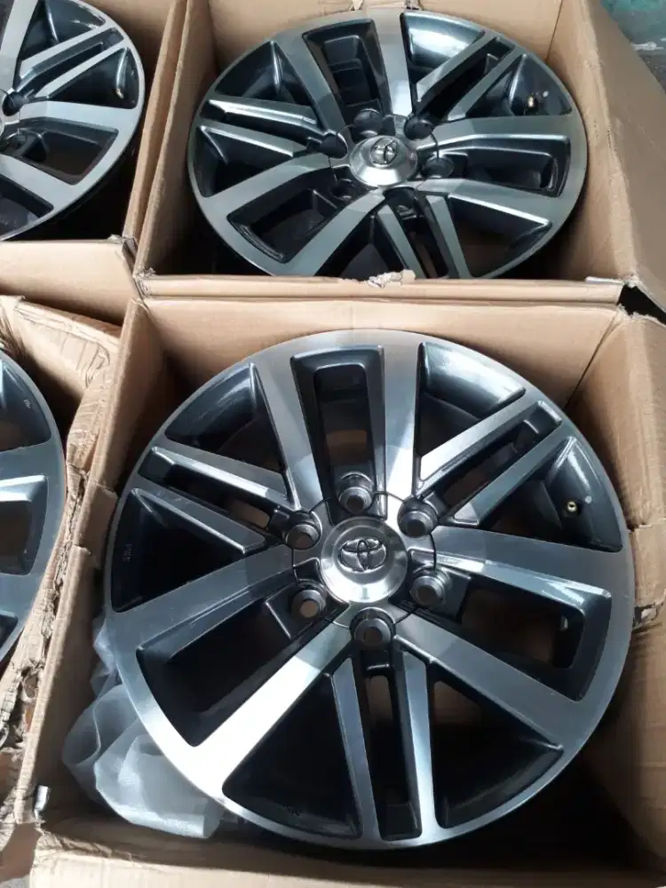 Velg Toyota Fortuner VRZ R.18 ori
