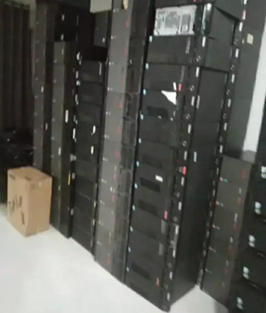 TERIMA JUAL/BELI KOMPUTER BEKAS,SATUAN,LELANGAN,DAN BORONGAN EX KANTOR