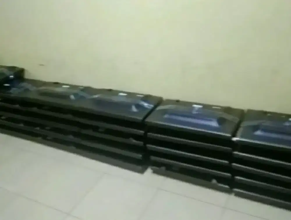 TERIMA JUAL/BELI KOMPUTER BEKAS,SATUAN,LELANGAN,DAN BORONGAN EX KANTOR