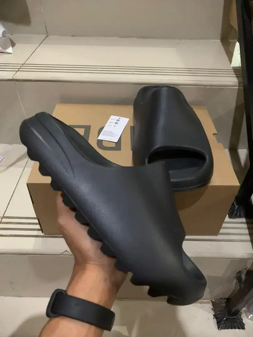 Adidas Yeezy Slide Black Onyx size 43 UK/US 9 Original