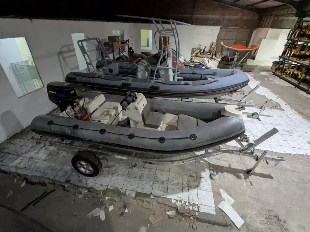 Kapal speed boat perahu karet RIB hypalon 4,2 meter + mesin + trailer