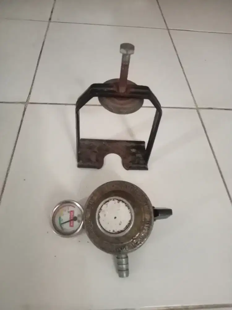 Regulator gas+Kunci pelindung